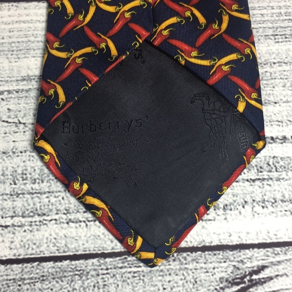 Burberry’s London Chile Tie 100% Silk - Picture 3 of 5